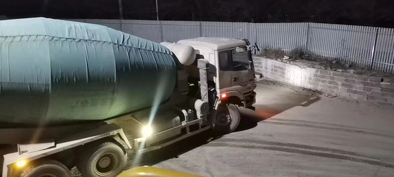 3、首輛罐車出發(fā)_副本