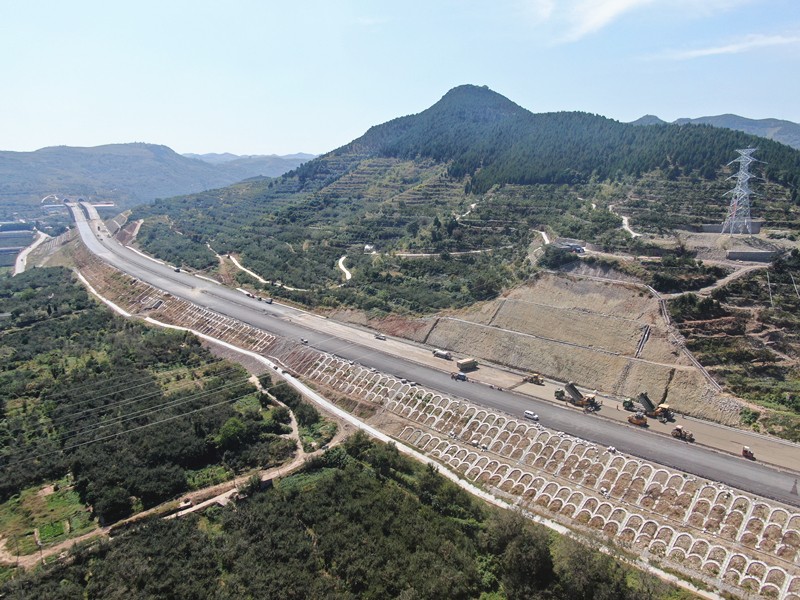 3、韓王崮隧道進口、基層施工、邊坡防護_副本