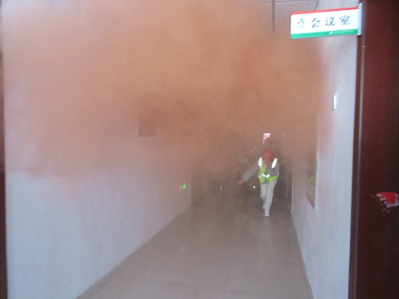 發(fā)生火災(zāi)后，紀(jì)健組織人員、有序正確逃生_副本